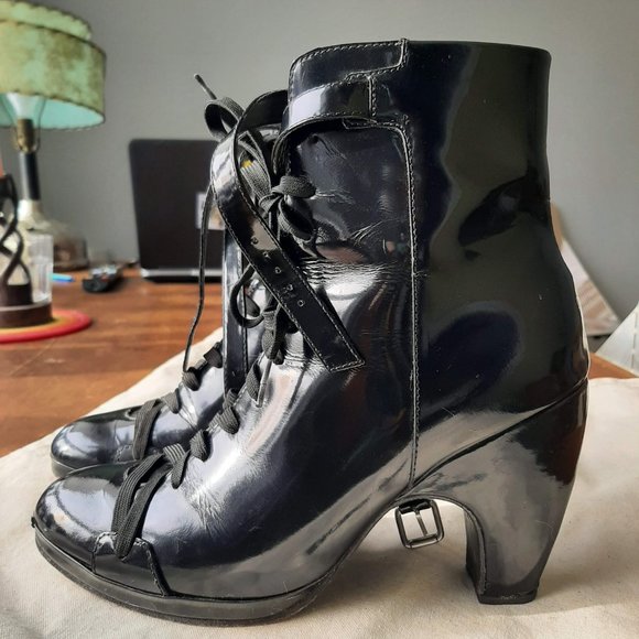 RACHEL COMEY BLACK PATENT LEATHER LACE-UP BOOTS - Picture 2 of 9